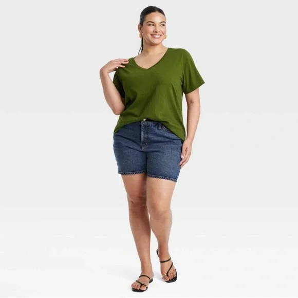 Women's High-Waisted Bermuda Jean
Shorts - Ava & Viv™. Plus Size 26. NWT! - Picture 3 of 6